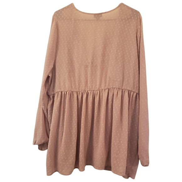 Torrid Blush Textured V-Neck Blouse - Picture 2 of 2